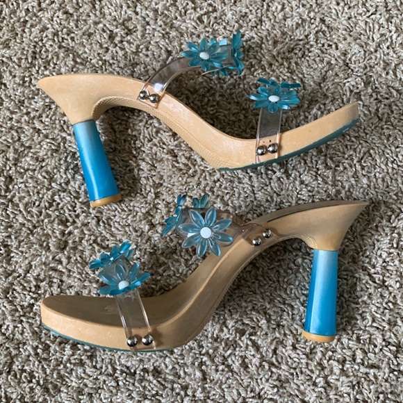 Vintage Y2K Daisy Clear Heels - Picture 4 of 5